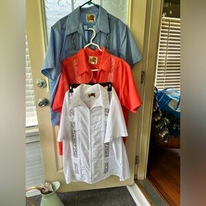 Men’s Haband Guayabera size XL Cuban wedding shirts. Zip up front.